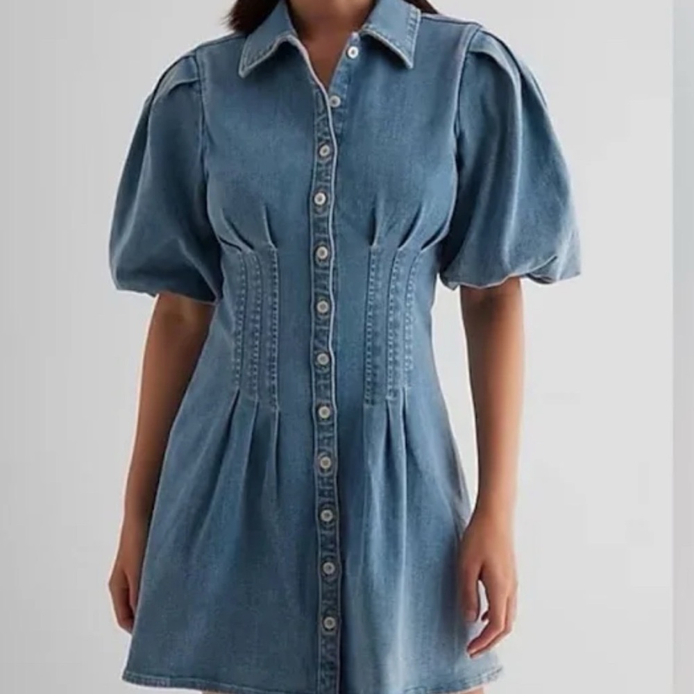 Worn around 2-3 times. Really well made material. It has some stretch to it!